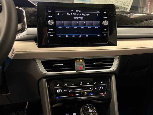 New 2026 Volkswagen Taos SE image 16