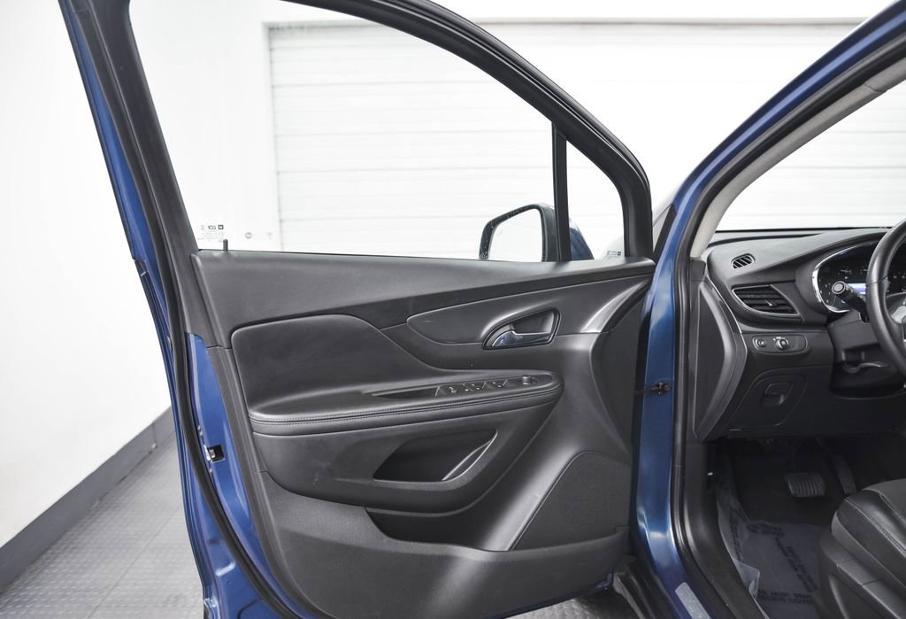 Used 2020 Buick Encore Preferred w/ Safety Package image 11