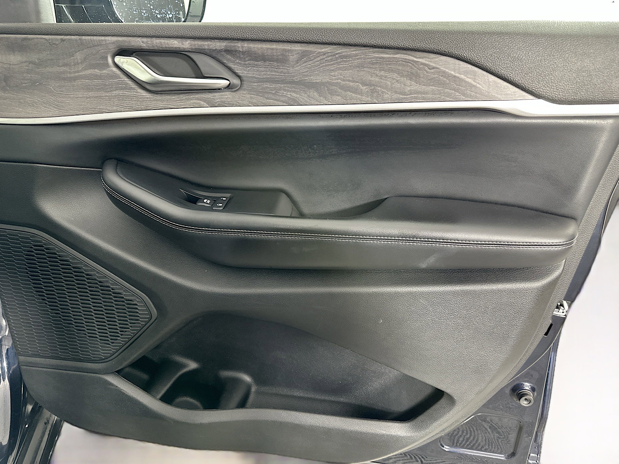 Used 2023 Jeep Grand Cherokee L Limited image 34