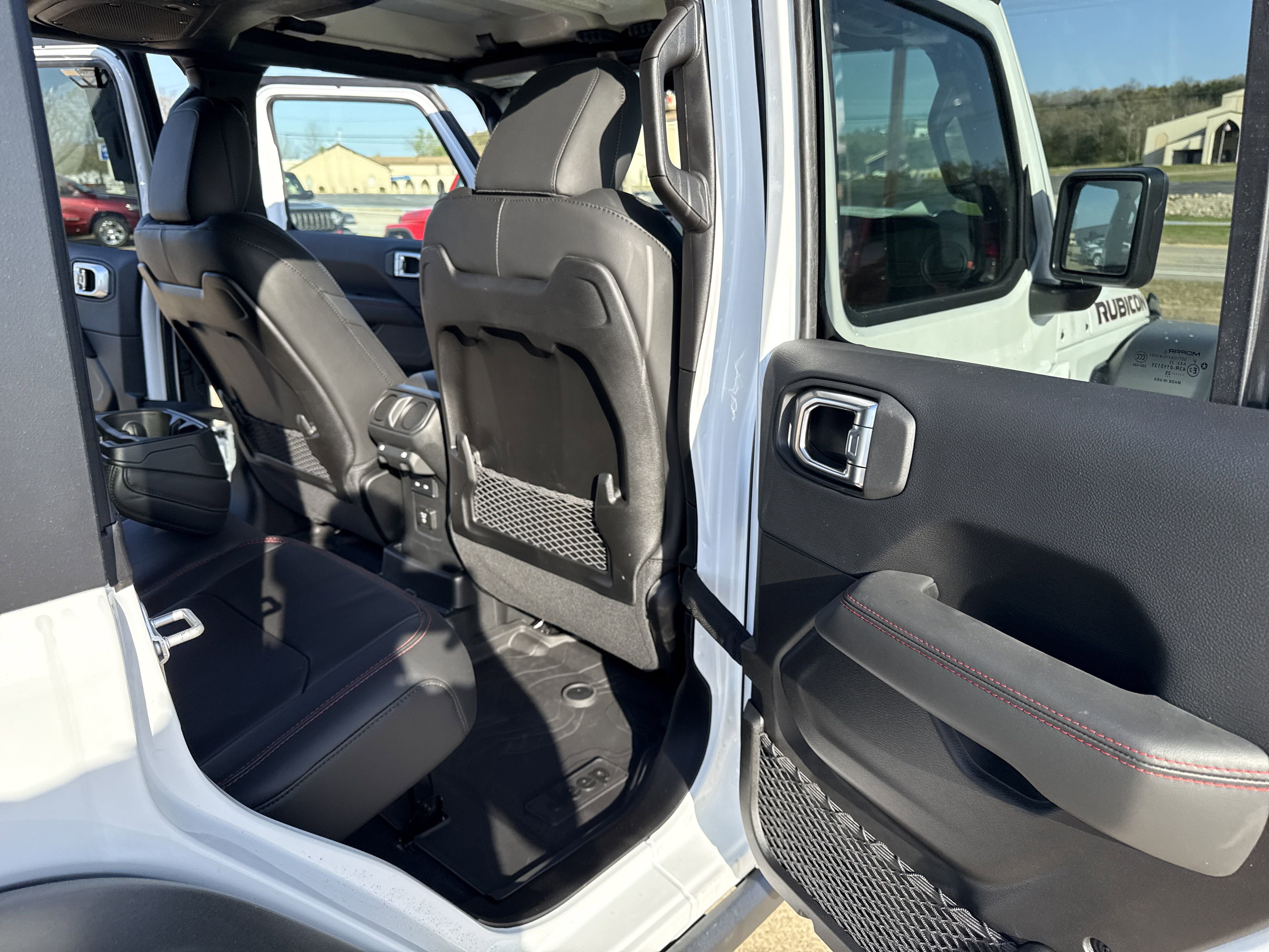New 2025 Jeep Wrangler Unlimited Rubicon w/ Technology Group image 30