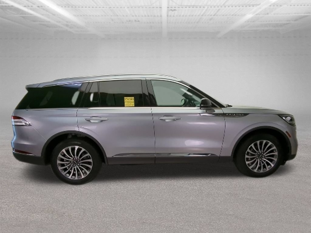 Used 2024 Lincoln Aviator Reserve w/ Equipment Group 201A AWD/4WD image 10