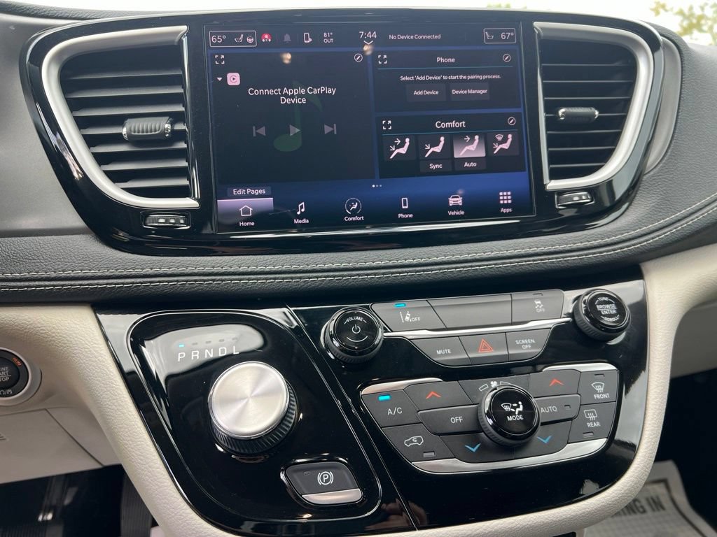 Used 2022 Chrysler Pacifica Touring-L FWD image 34