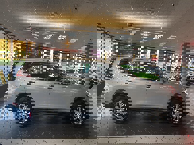 Used 2019 Nissan Rogue S image 5