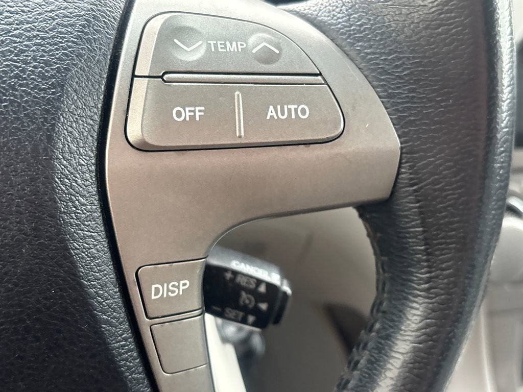 Used 2010 Toyota Highlander SE image 21