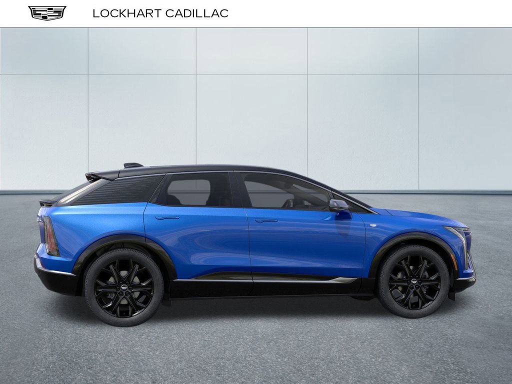 New 2025 Cadillac Optiq Luxury 2 w/ LPO, ONYX Package image 5