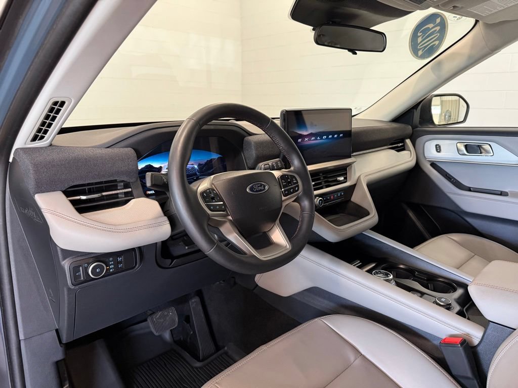 Certified 2025 Ford Explorer Active w/ Active Comfort Package AWD/4WD image 21