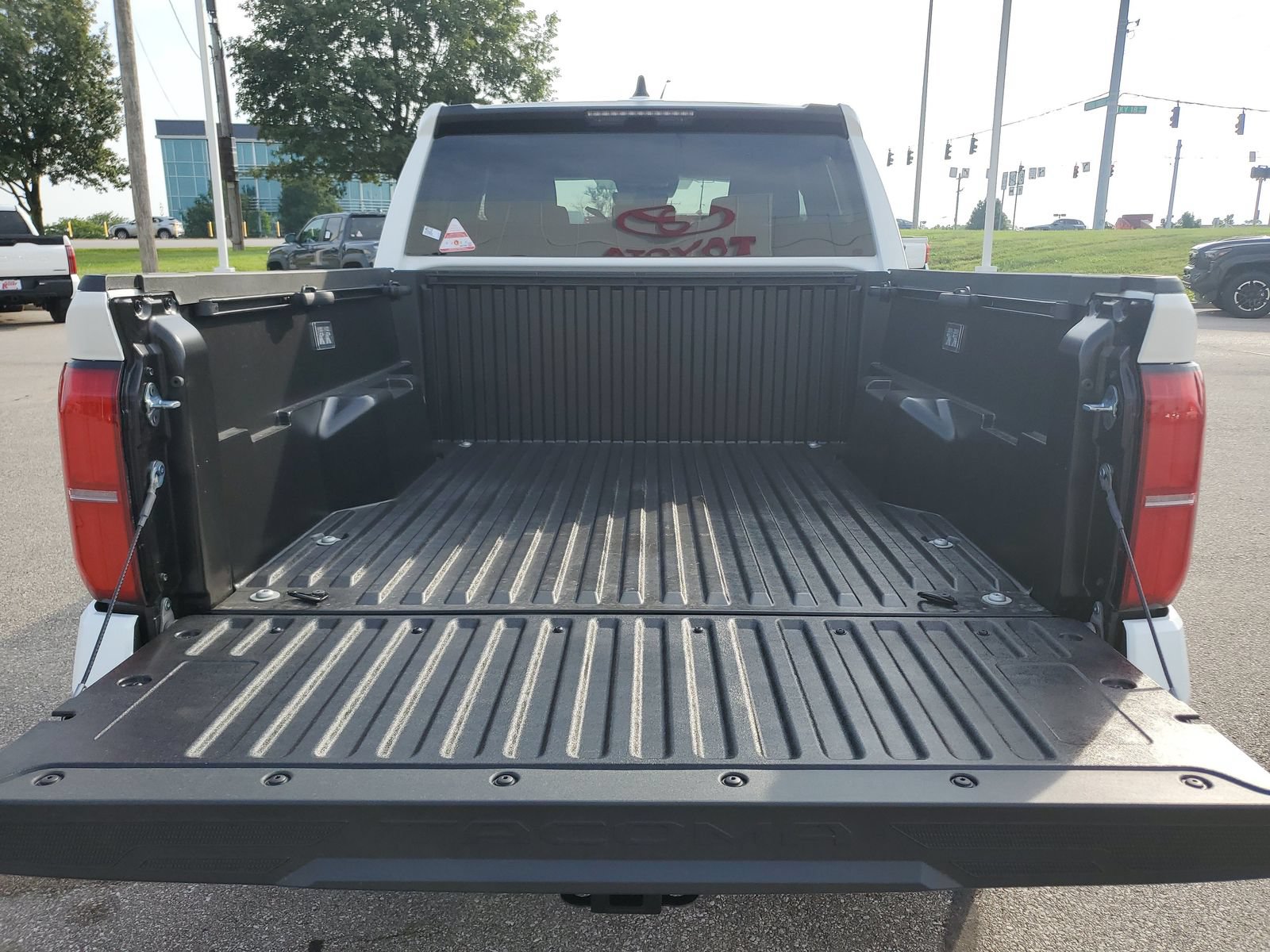 New 2026 Toyota Tacoma SR5 AWD/4WD image 8