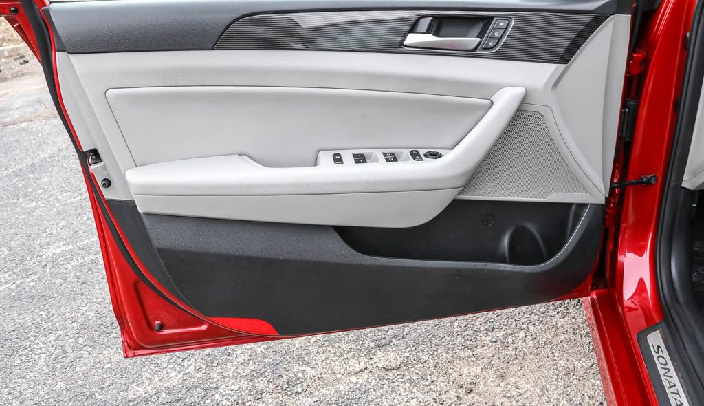 Used 2018 Hyundai Sonata Limited w/ Cargo Package image 29
