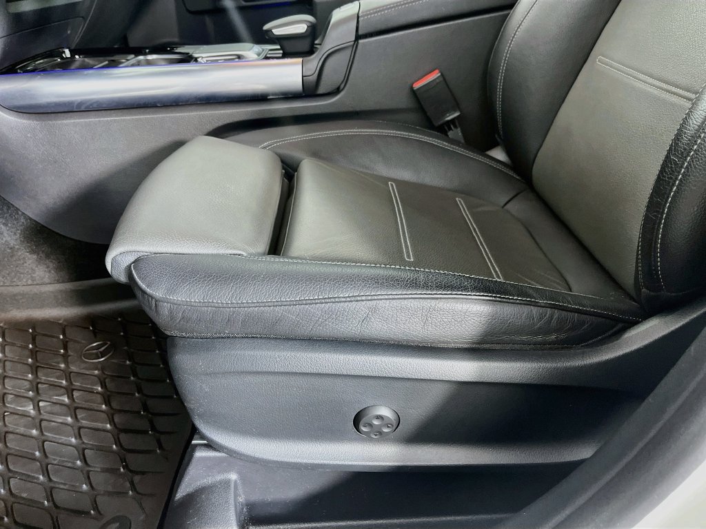 Used 2023 Mercedes-Benz GLA 250 4MATIC w/ AMG Line Exterior image 26