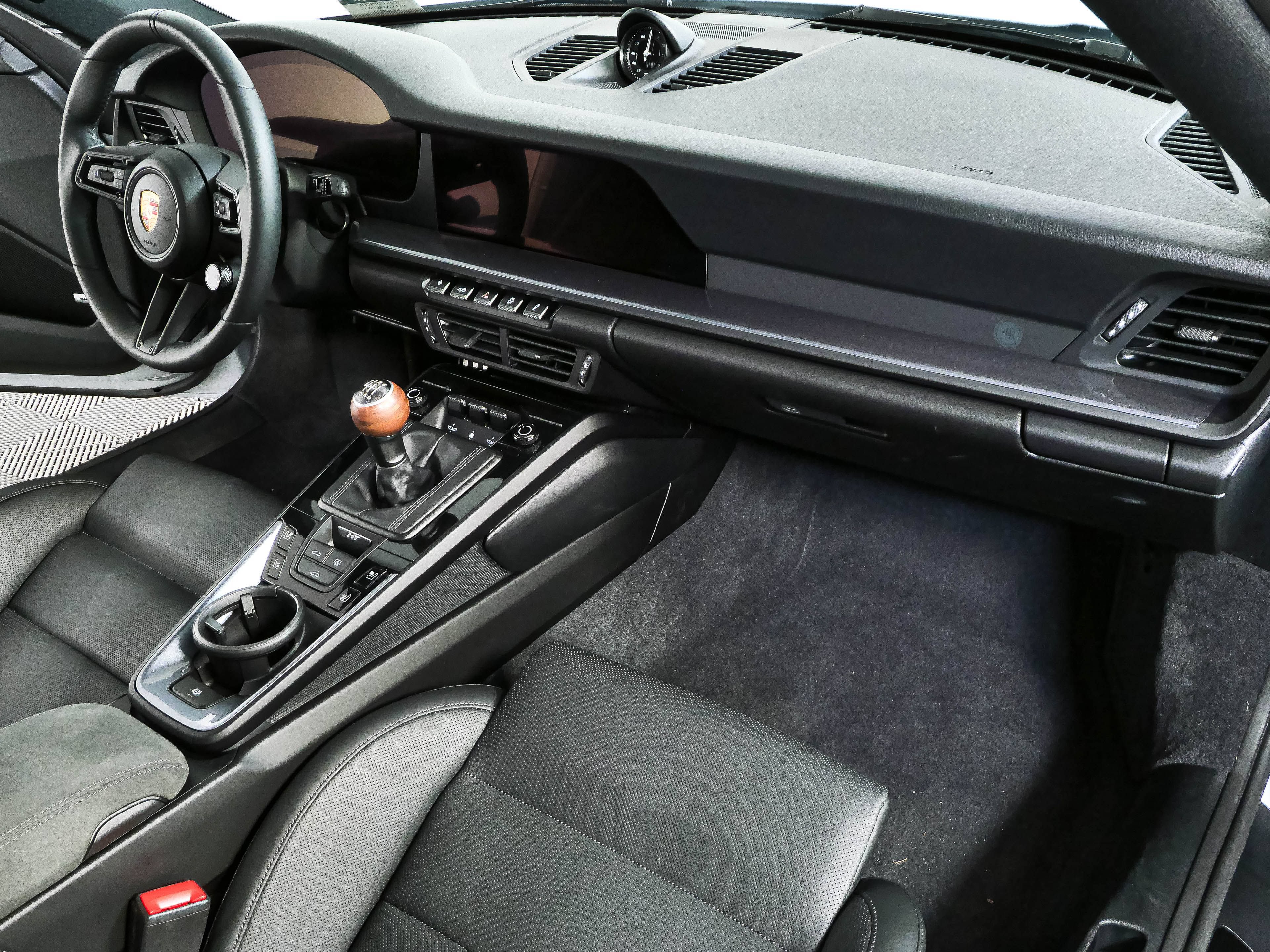 Certified 2025 Porsche 911 Carrera RWD image 23