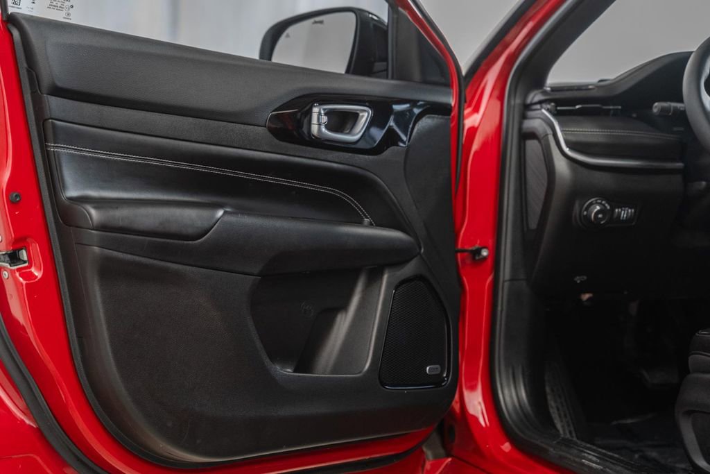 Certified 2024 Jeep Compass Limited w/ High Altitude Package image 42