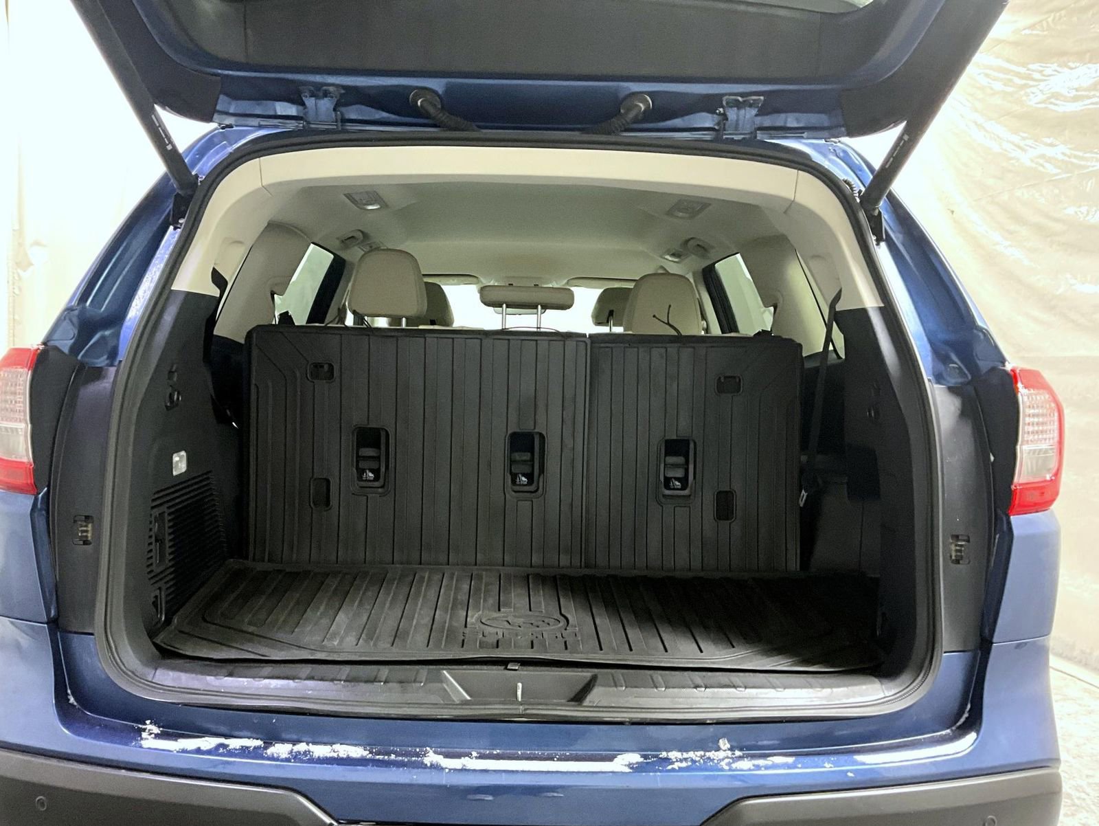 Used 2022 Subaru Ascent Limited image 9