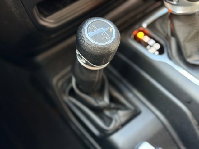 Used 2018 Jeep Wrangler Unlimited Sport image 15