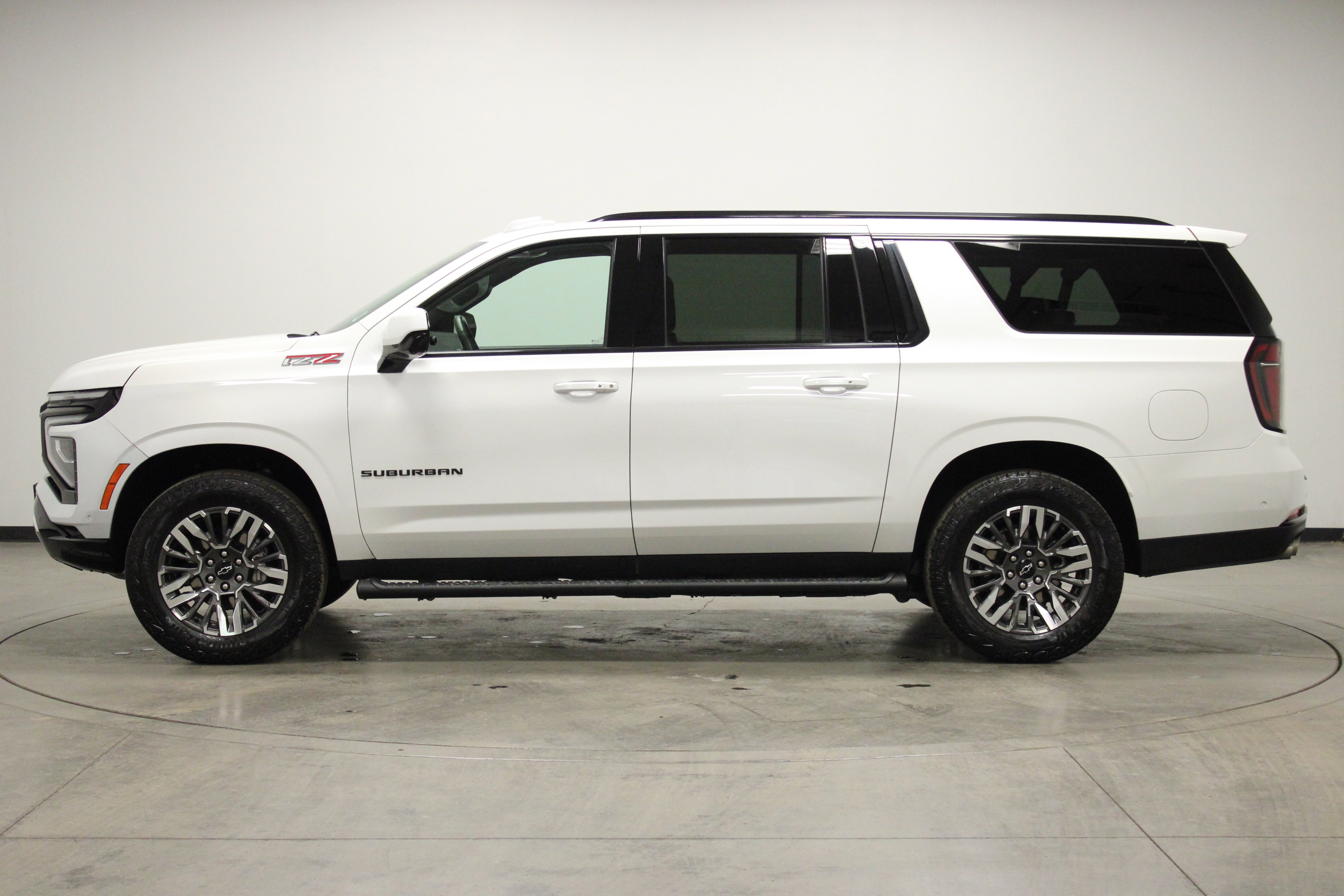 Used 2025 Chevrolet Suburban Z71 AWD/4WD image 5