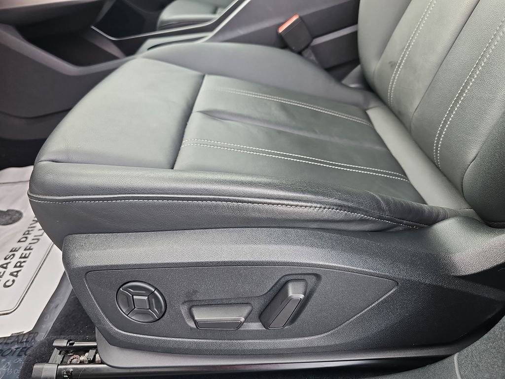 Used 2023 Audi Q4 e-tron Premium Plus w/ Premium Plus image 33