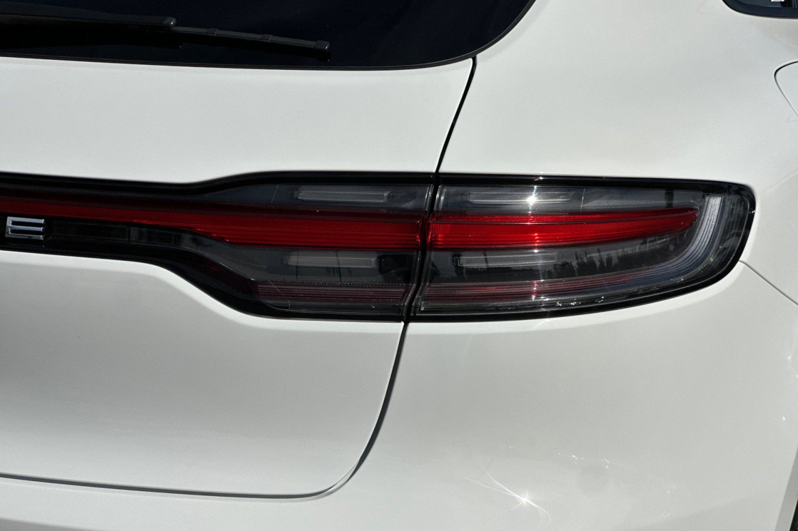 Certified 2024 Porsche Macan image 28