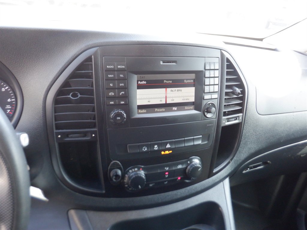 Used 2018 Mercedes-Benz Metris w/ Driver Comfort Package image 13