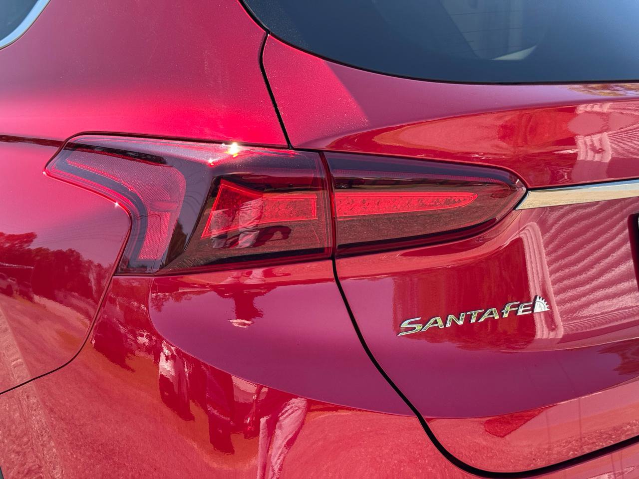 Used 2020 Hyundai Santa Fe Limited image 11