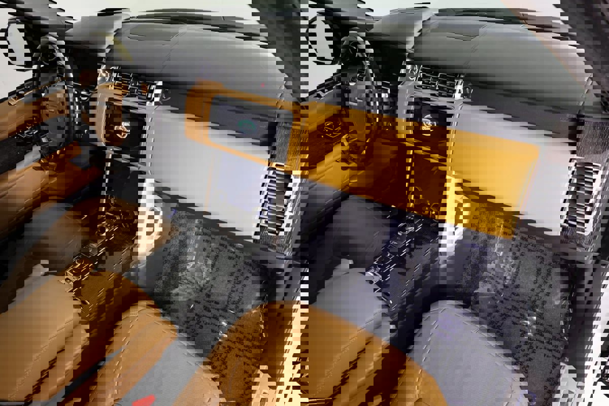 Used 2019 Land Rover Range Rover Autobiography image 40