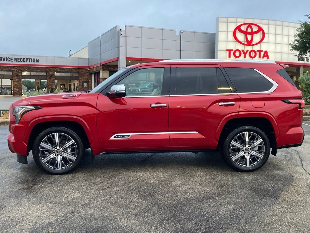 Used 2023 Toyota Sequoia Capstone AWD/4WD image 8