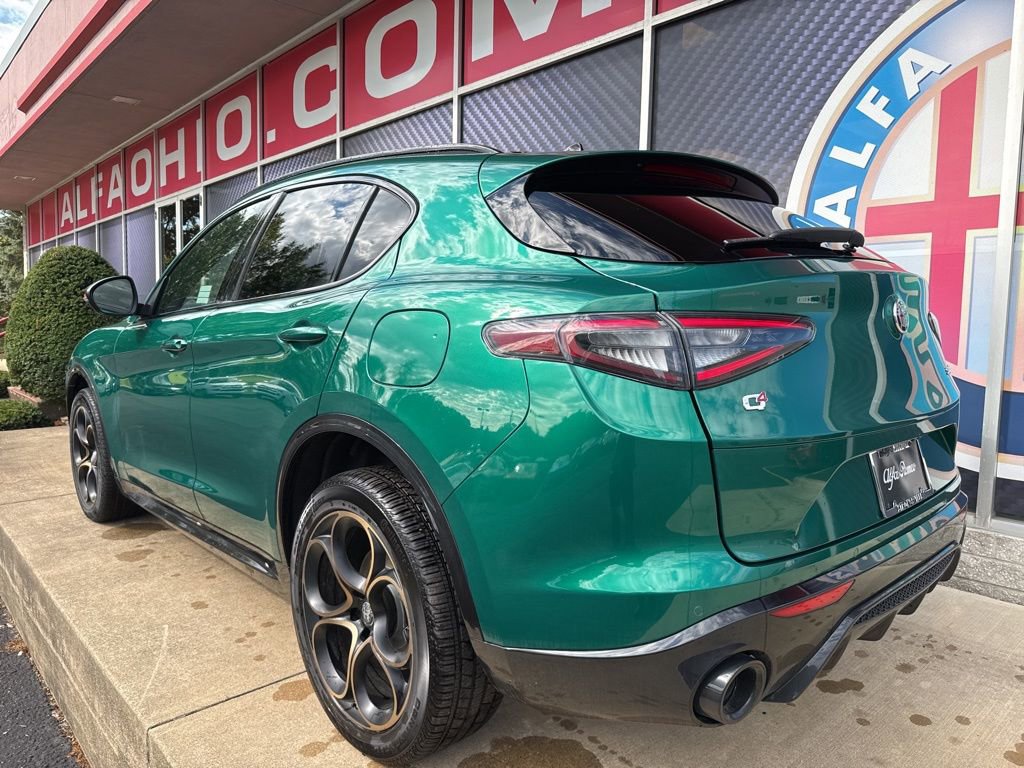 New 2025 Alfa Romeo Stelvio Sprint image 8