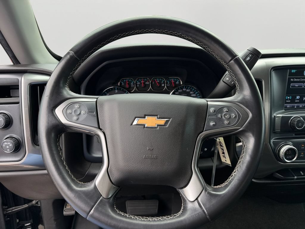 Used 2018 Chevrolet Silverado 1500 LT w/ LT Convenience Package AWD/4WD image 18