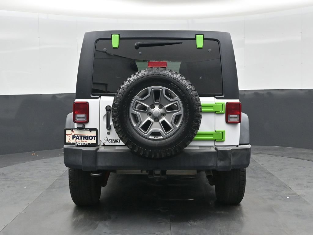 Used 2017 Jeep Wrangler Unlimited Rubicon AWD/4WD image 4