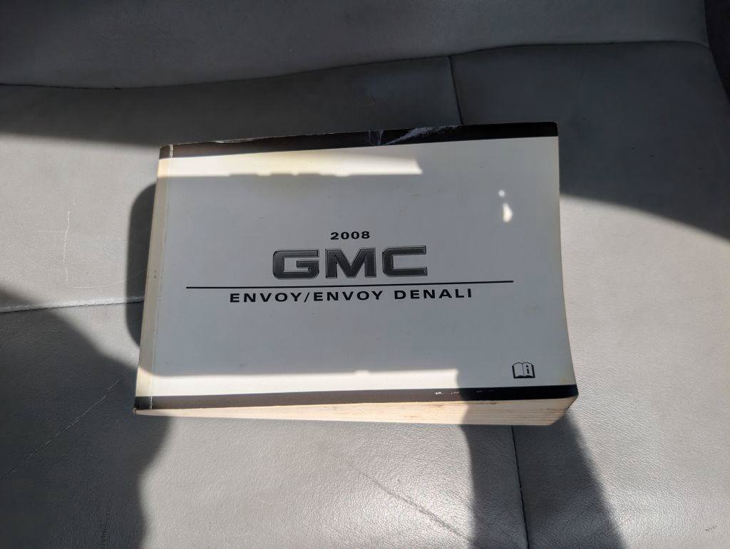Used 2008 GMC Envoy SLT RWD image 15