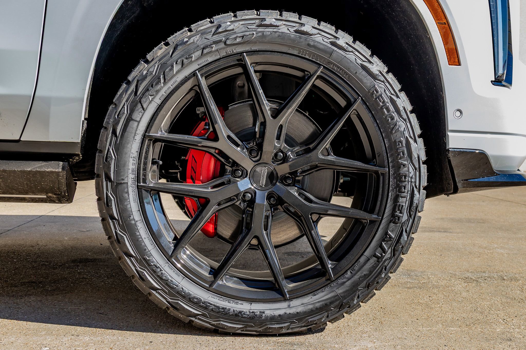 Used 2026 Cadillac Escalade V AWD/4WD image 12