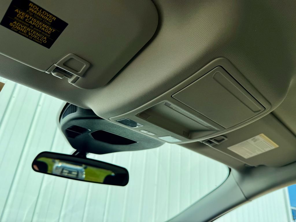 Certified 2025 Ford Escape SE image 30