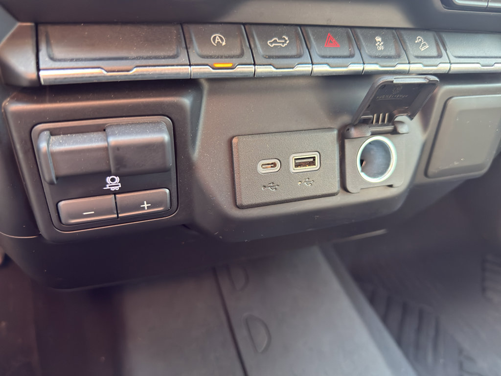 Used 2020 Chevrolet Silverado 1500 LT w/ All-Star Edition image 27