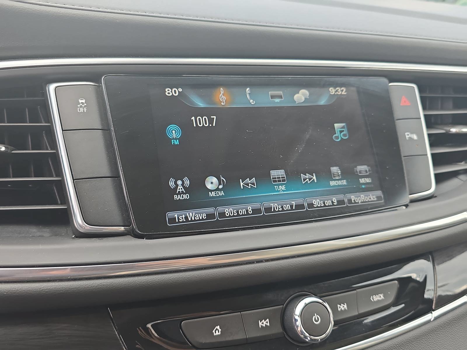Used 2019 Buick Enclave Essence FWD image 23