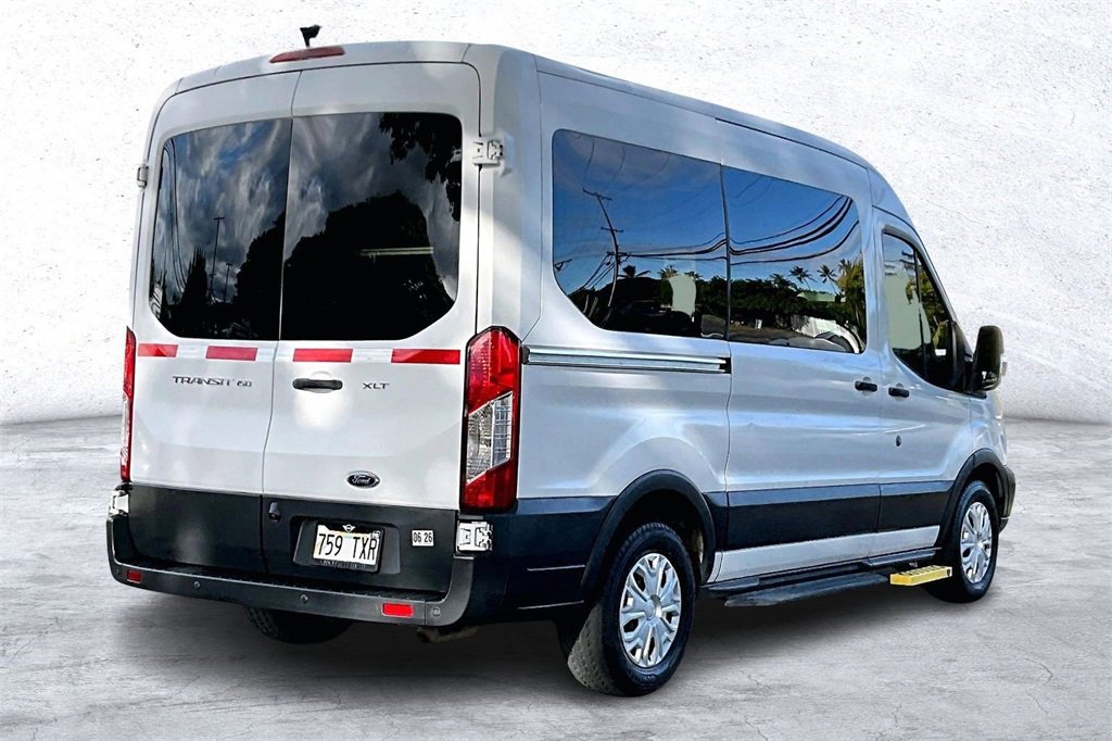 Used 2016 Ford Transit 150 XLT image 2