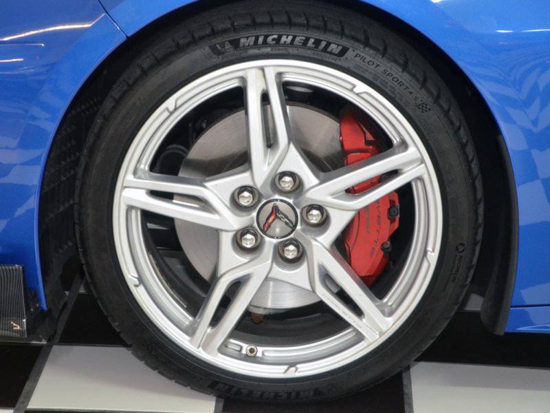 Used 2021 Chevrolet Corvette Stingray Premium Conv w/ Z51 Performance Package RWD image 12