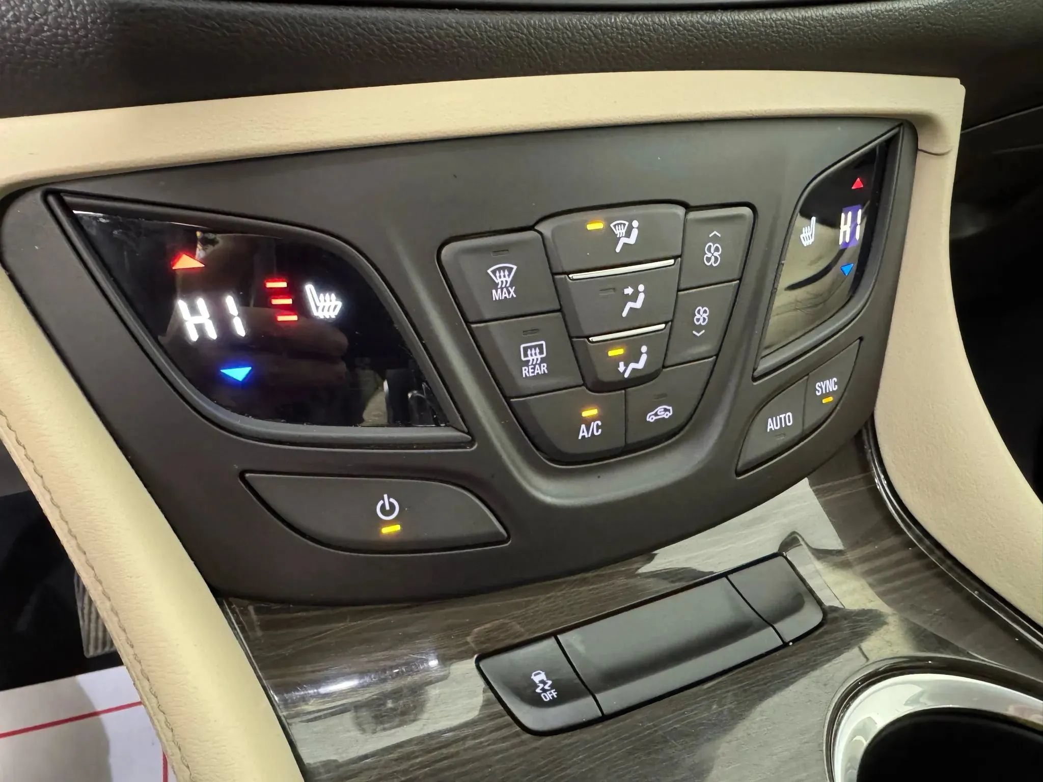 Used 2020 Buick Envision Essence AWD/4WD image 20