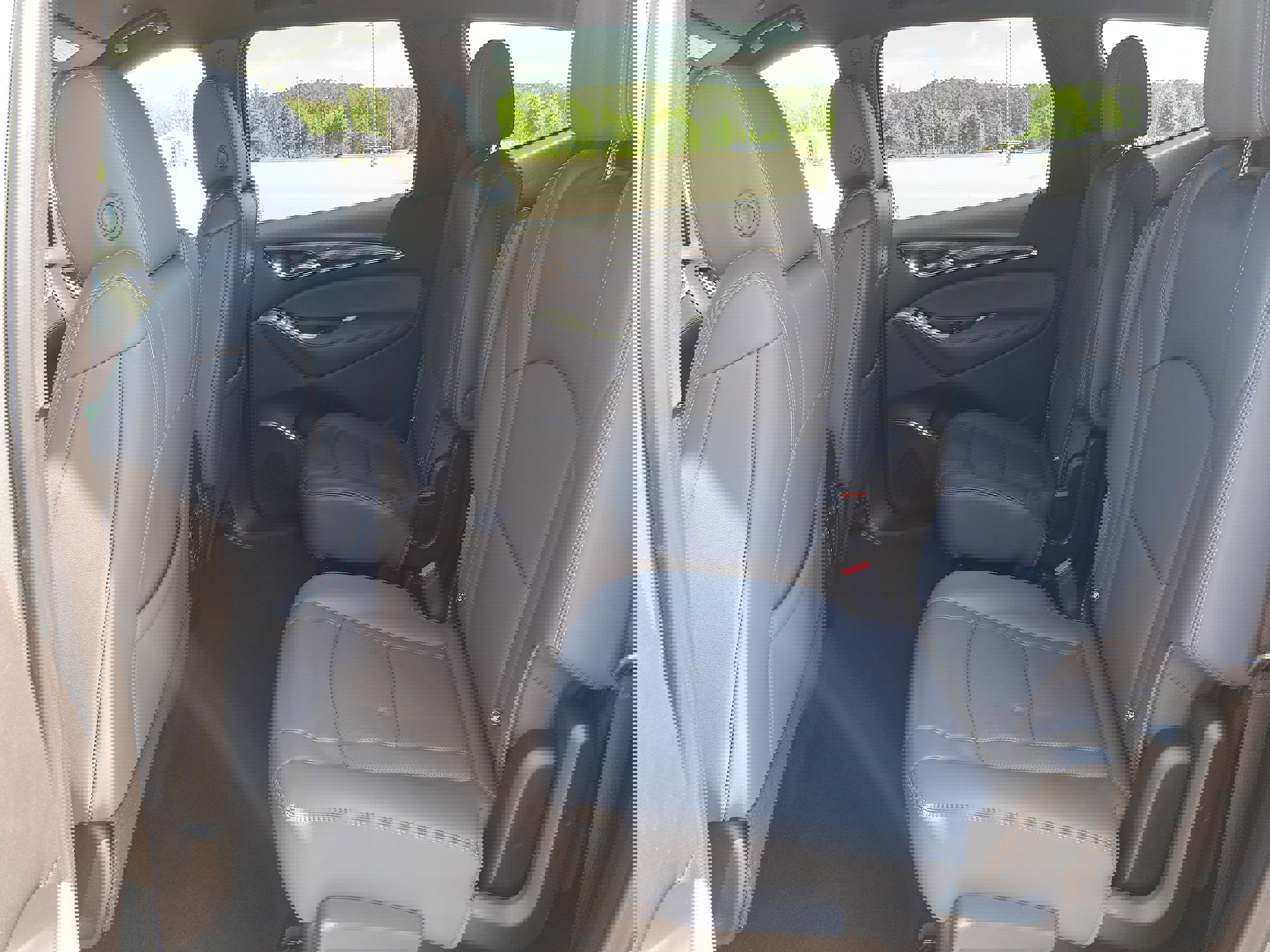 Used 2023 Buick Enclave Essence AWD/4WD image 14