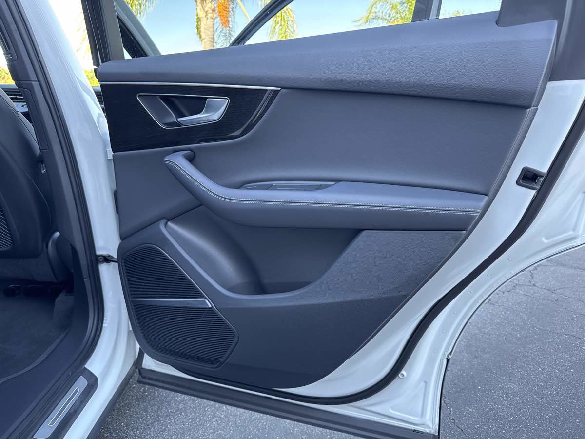 Used 2025 Audi Q7 Premium Plus image 47