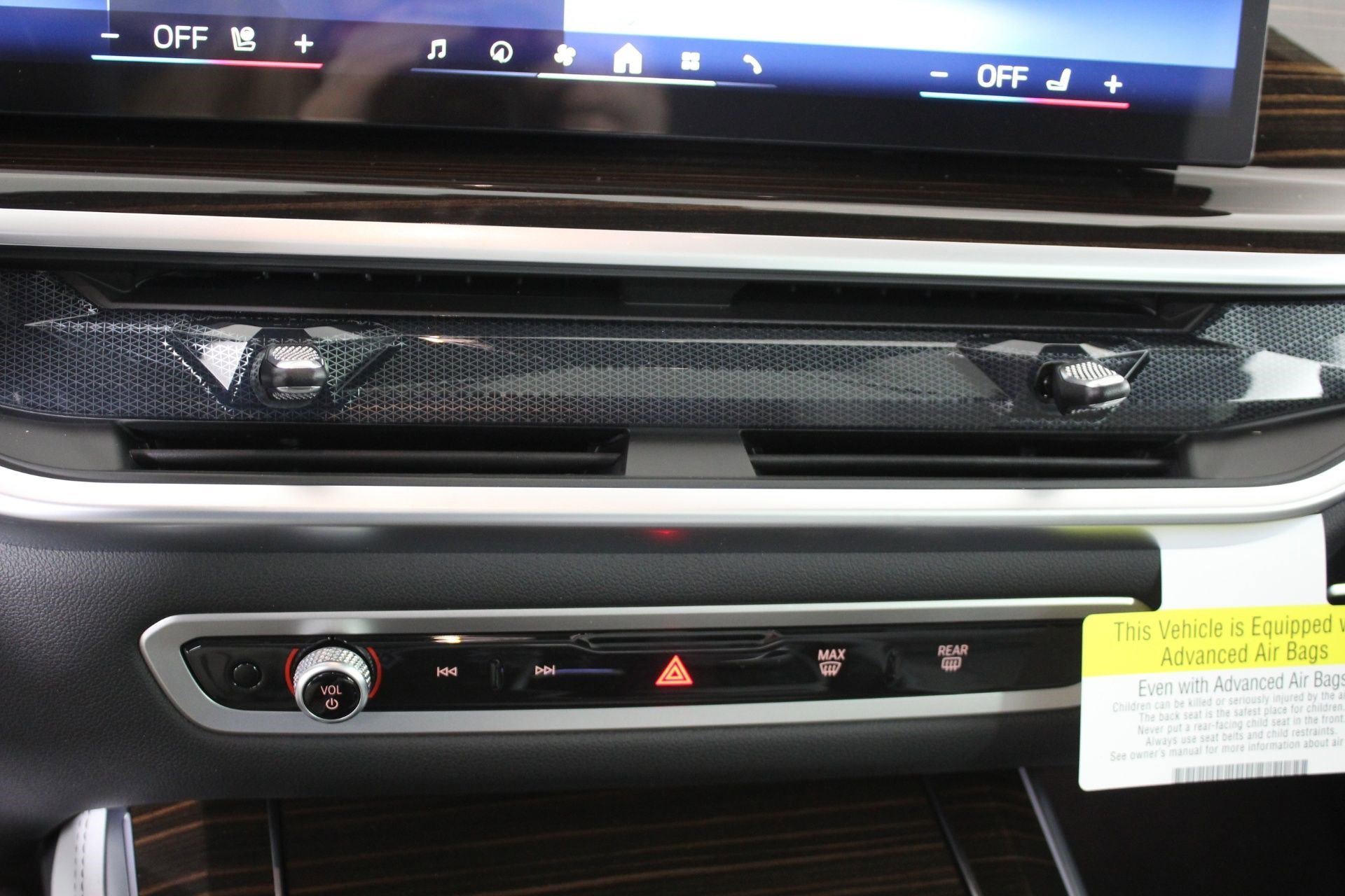 New 2026 BMW X5 xDrive50e w/ M Sport Package AWD/4WD image 18