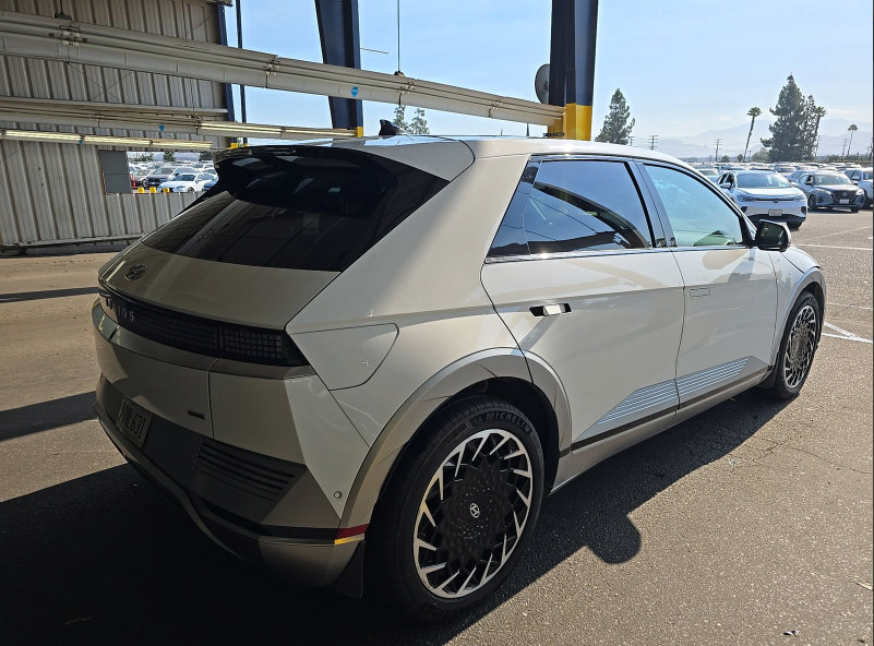 Used 2024 Hyundai Ioniq 5 Limited AWD/4WD image 8