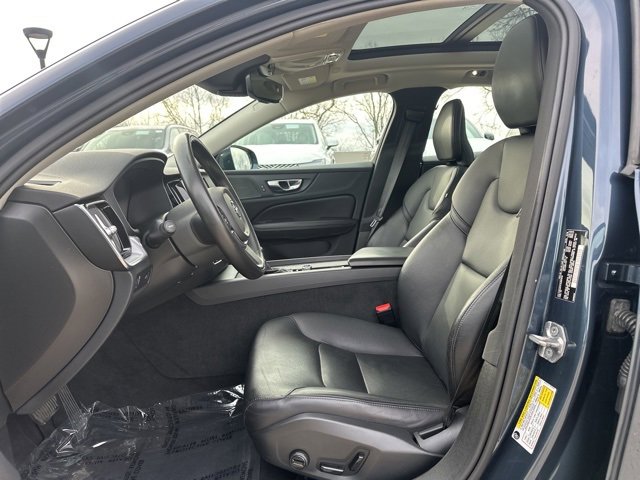 Used 2019 Volvo S60 T6 Momentum w/ Multimedia Package image 17
