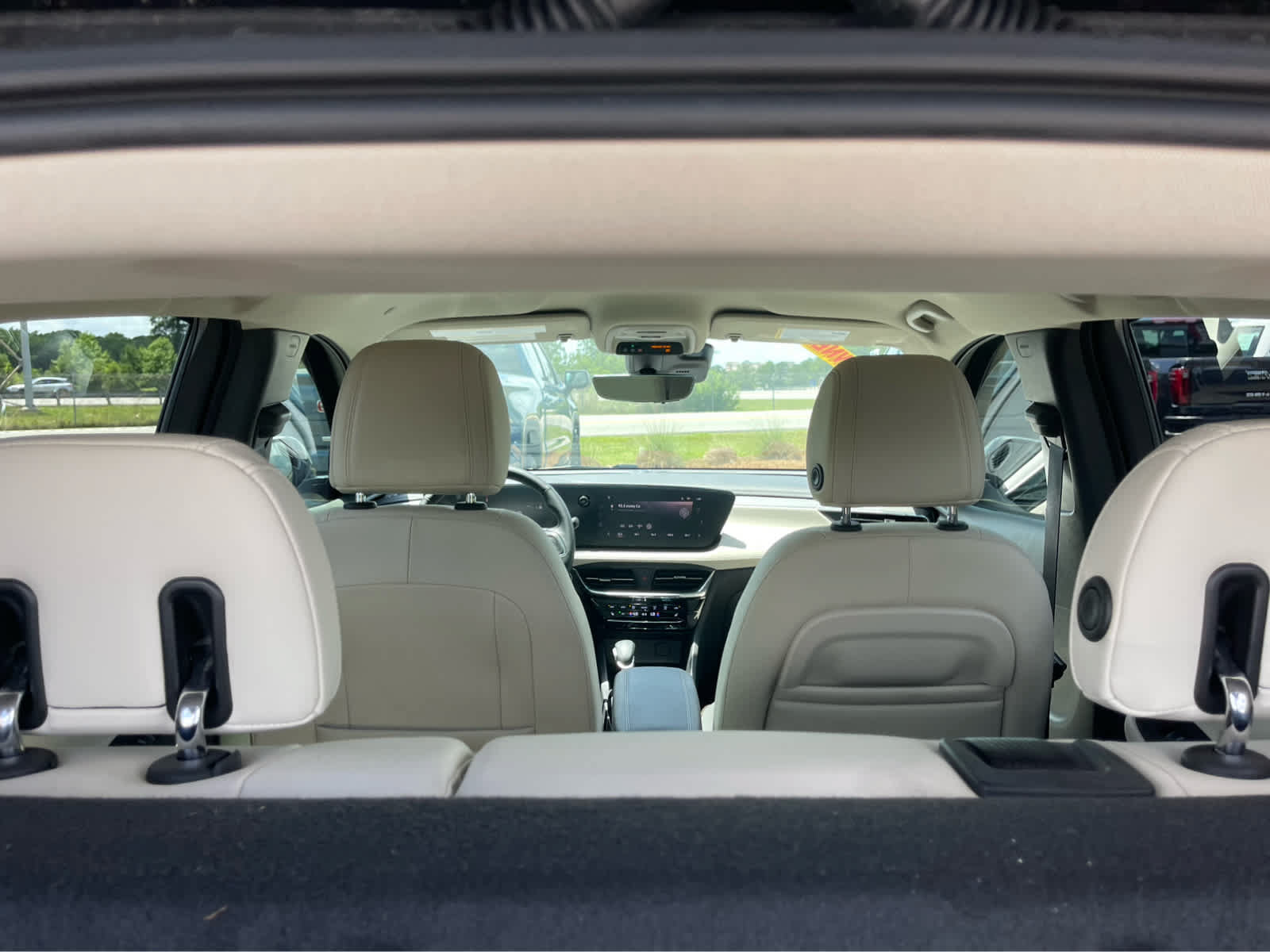 Used 2025 Buick Encore GX Avenir w/ Avenir Technology Package FWD image 22