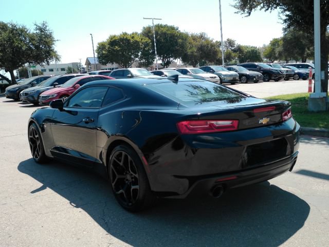 Used 2017 Chevrolet Camaro LT w/ Technology Package RWD image 9