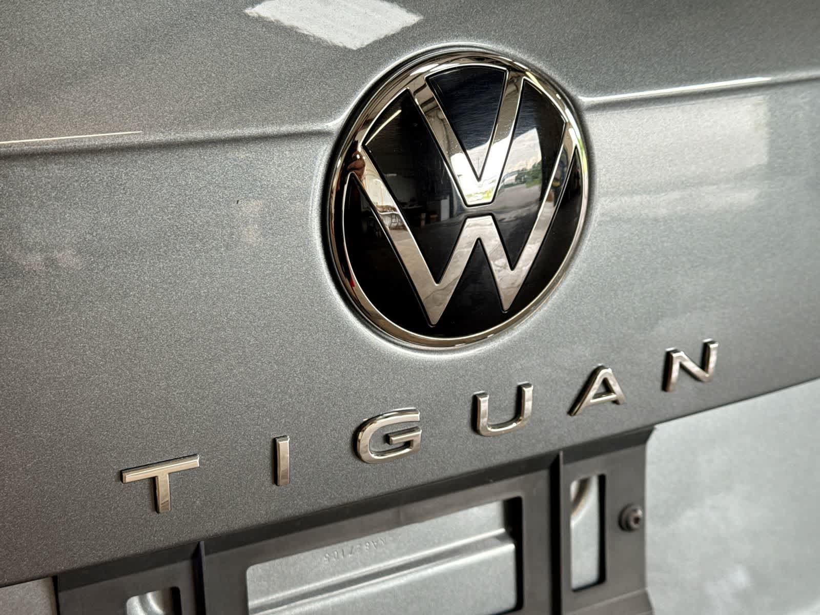 Used 2022 Volkswagen Tiguan SE R-Line FWD image 19