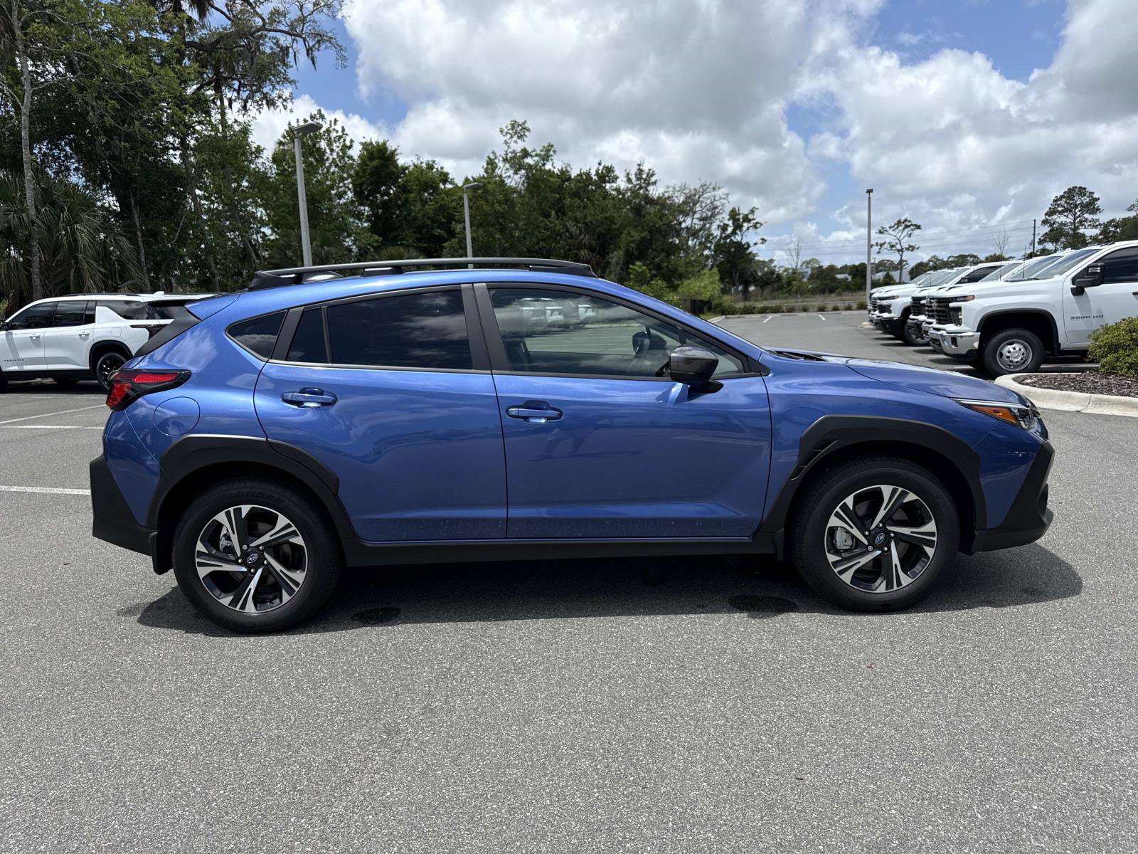 Used 2025 Subaru Crosstrek 2.0i Premium AWD/4WD image 2