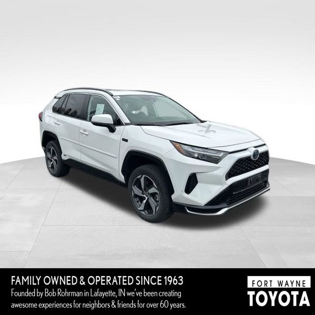 Used 2023 Toyota RAV4 SE w/ Weather & Moonroof Package image 9