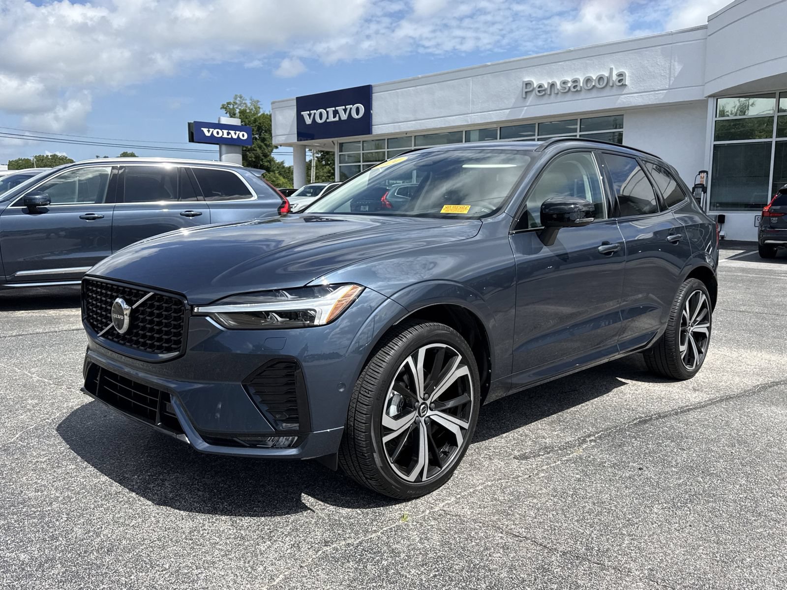Certified 2024 Volvo XC60 B5 Ultimate w/ Protection Package Premier