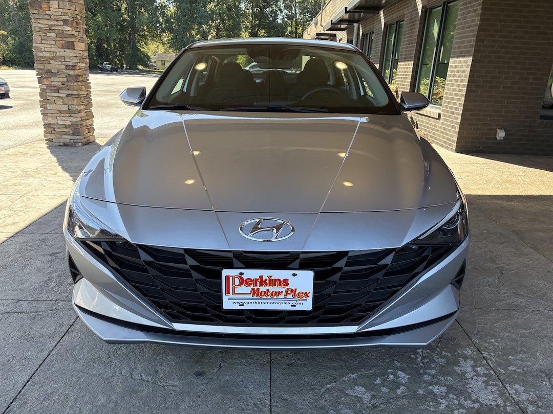 Used 2021 Hyundai Elantra SEL FWD image 3