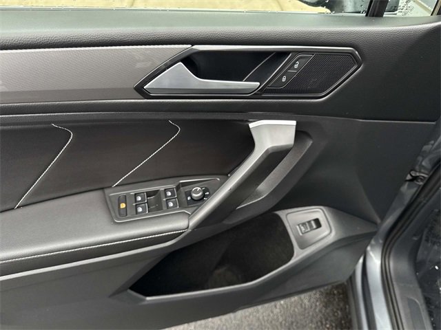 Used 2024 Volkswagen Tiguan SE image 15