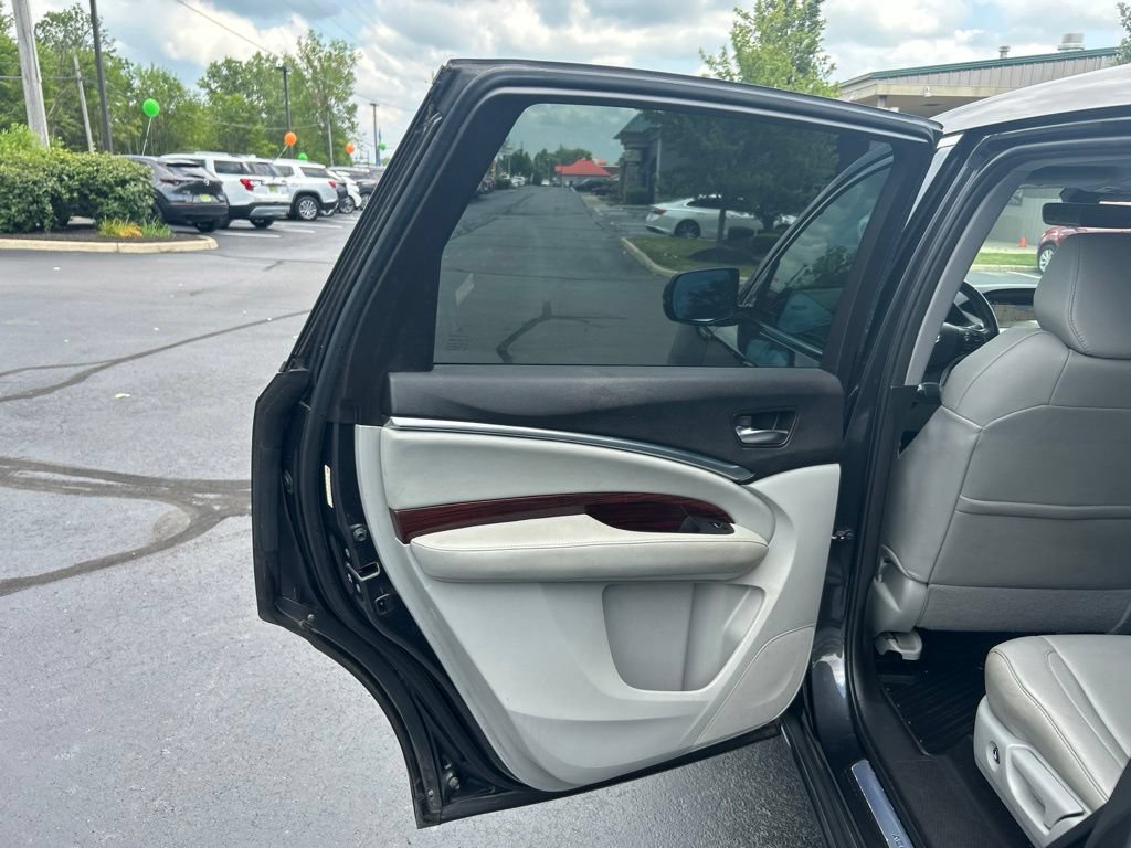 Used 2016 Acura MDX w/ Technology Package AWD/4WD image 31