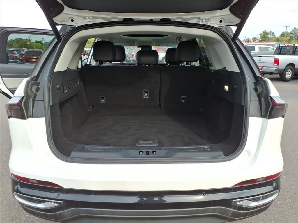 Used 2024 Lincoln Nautilus Premier w/ Equipment Group 102A image 15